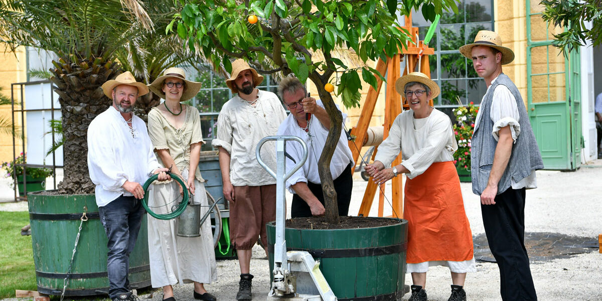 Feierliche Ausfahrt der Orangerie Feierliche Ausfahrt der Orangerie